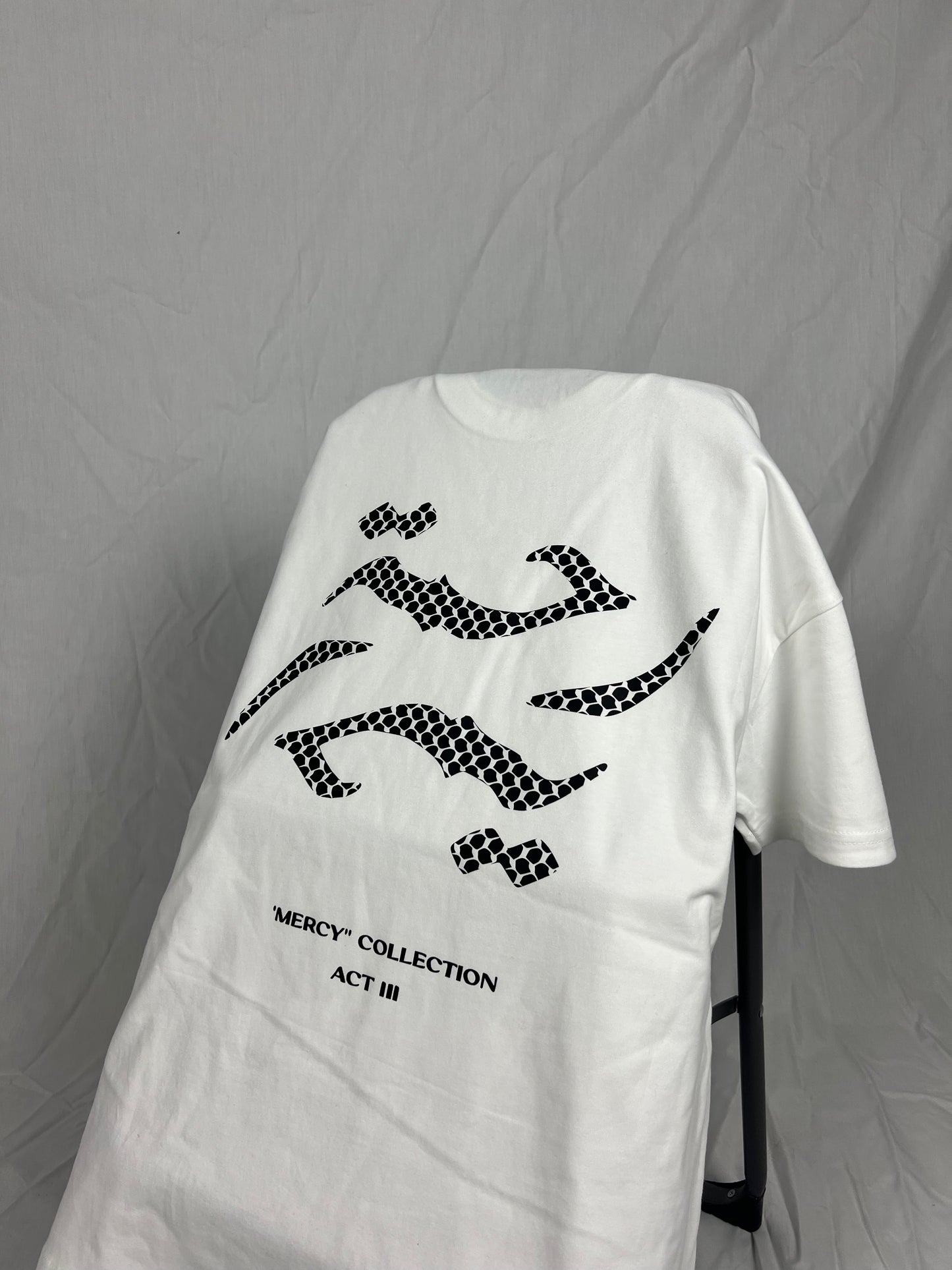 "Rahma" Oversized Tee - White/Keffiyah